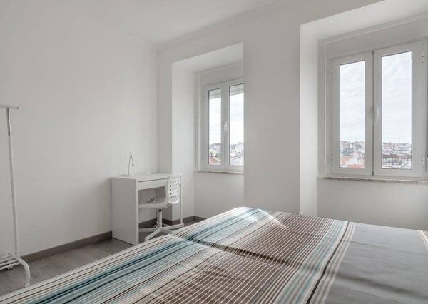 Room 2 - Bright Double Room with Natural Light — photo 5
