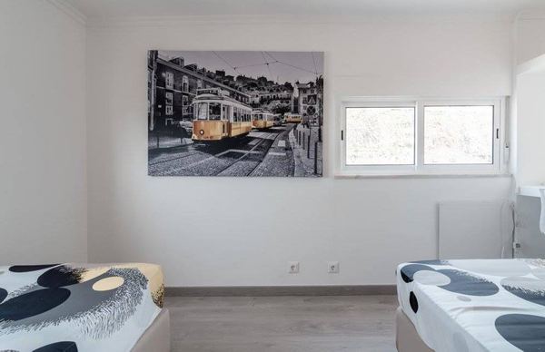 Room 2 - Bright Double Room with Natural Light — photo 20