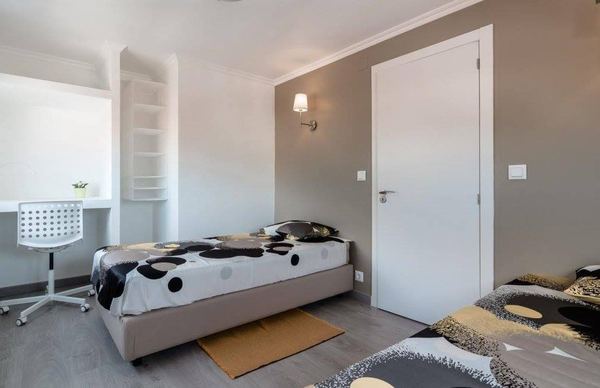 Room 2 - Bright Double Room with Natural Light — photo 21