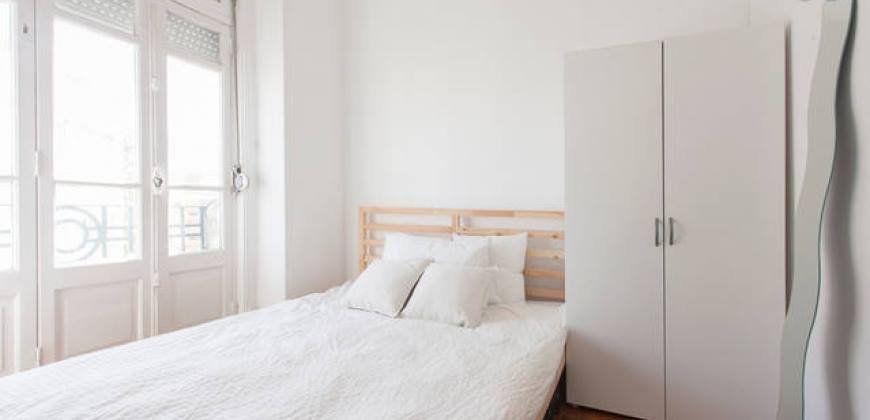 Elegant Double Haven with Terrace Glow – Room 3 — Flat K, Alto do Pina