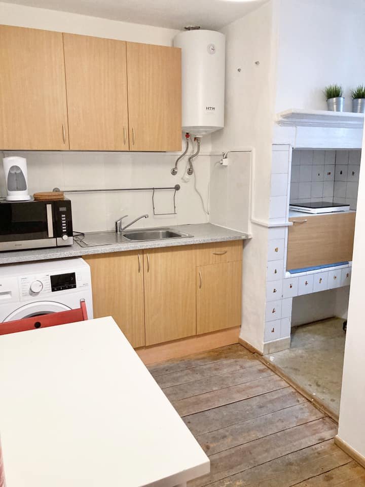Stylish Double-Bed Studio with Natural Light — photo 2