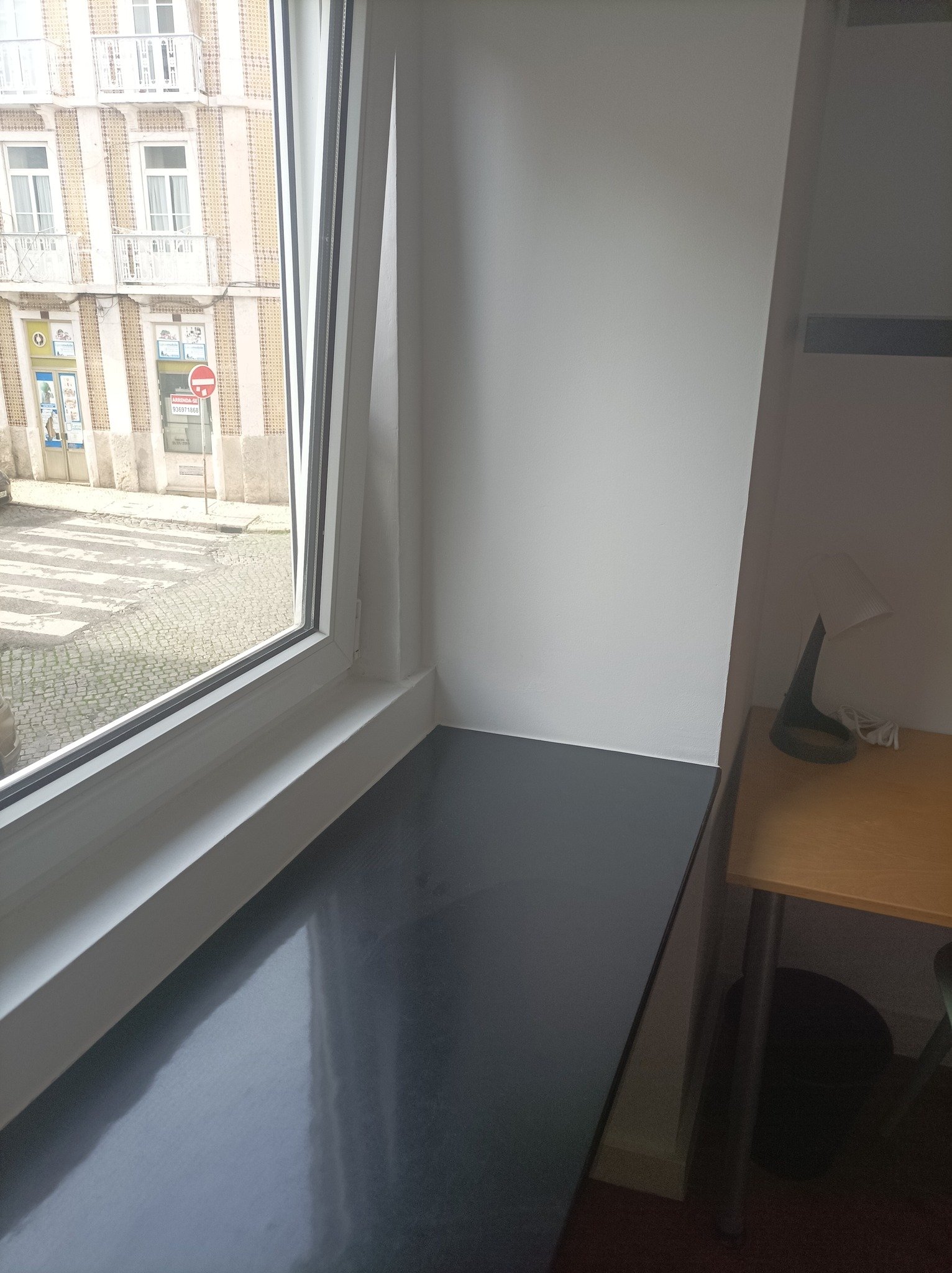 Bright Riverside Double Room 2 with Desk & Terrace Access — Flat Z, São Jorge de Arroios