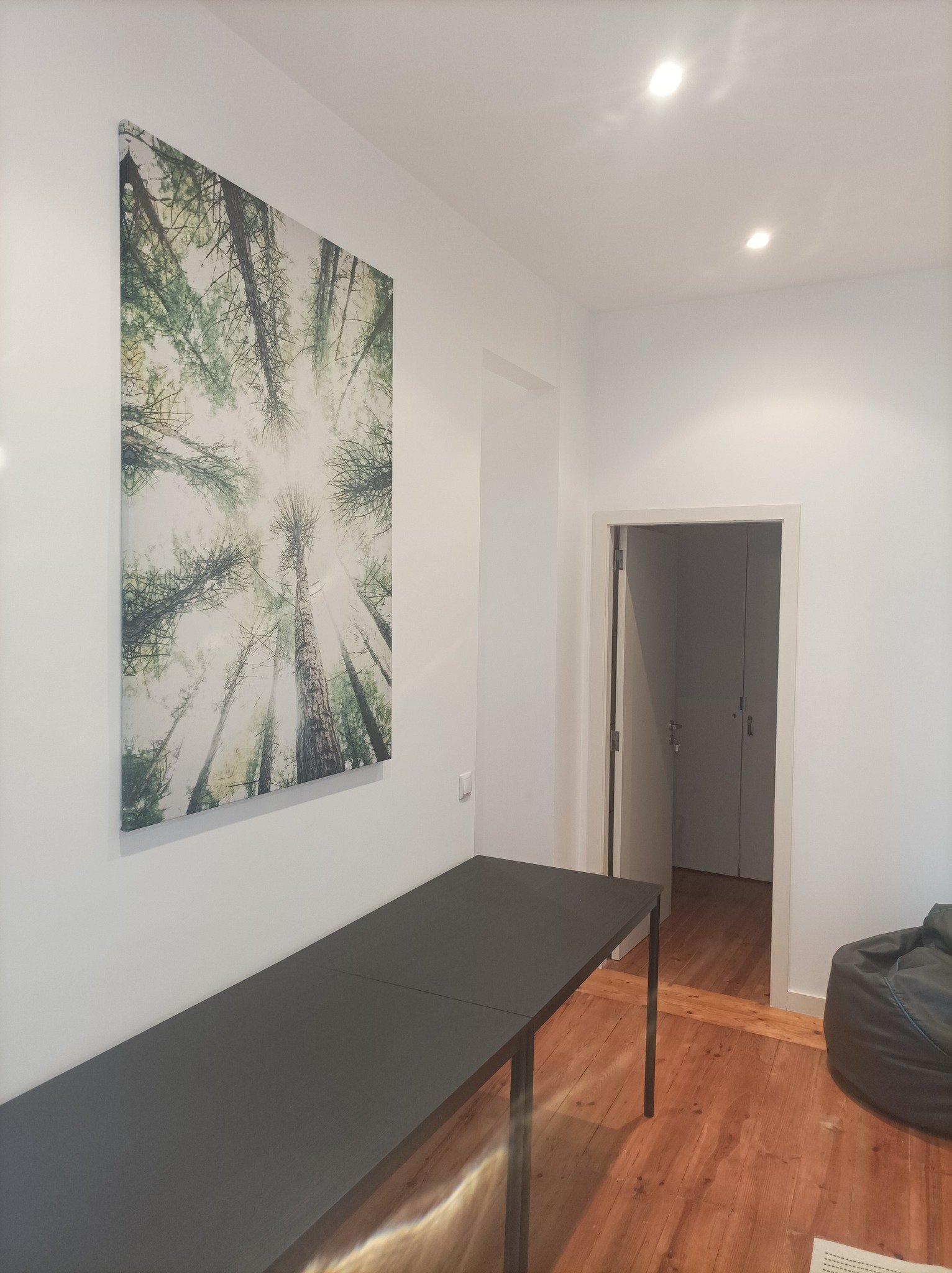 Modern Furnished Room 1 with Desk & Privacy — photo 12