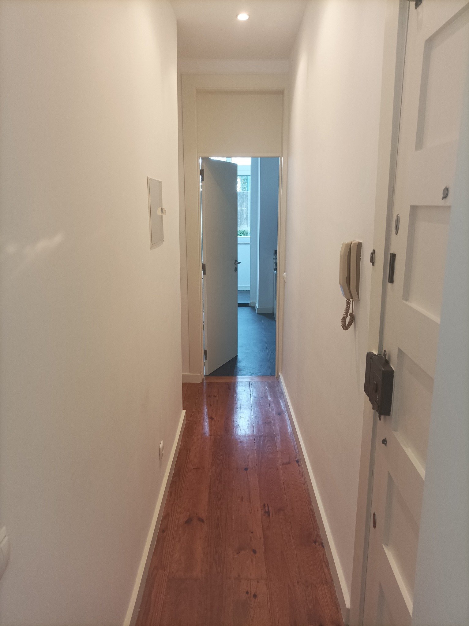 Modern Furnished Room 1 with Desk & Privacy — photo 17