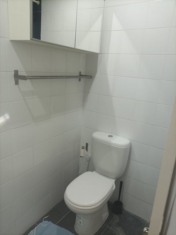 Bright Riverside Double Room 2 with Desk & Terrace Access — photo 24