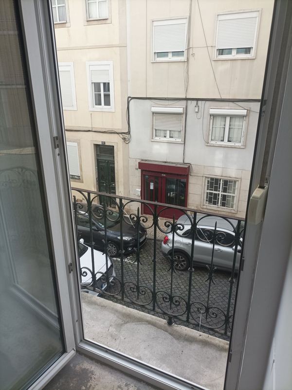 Bright Riverside Double Room 2 with Desk & Terrace Access — photo 27