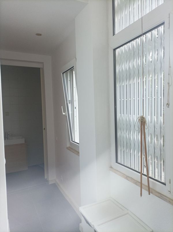 Bright Riverside Double Room 2 with Desk & Terrace Access — photo 7