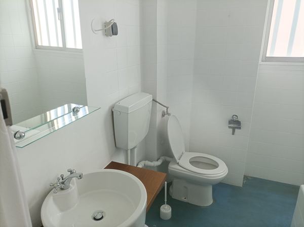 Big and modern Double Room 3 in Alto do Pina — photo 9