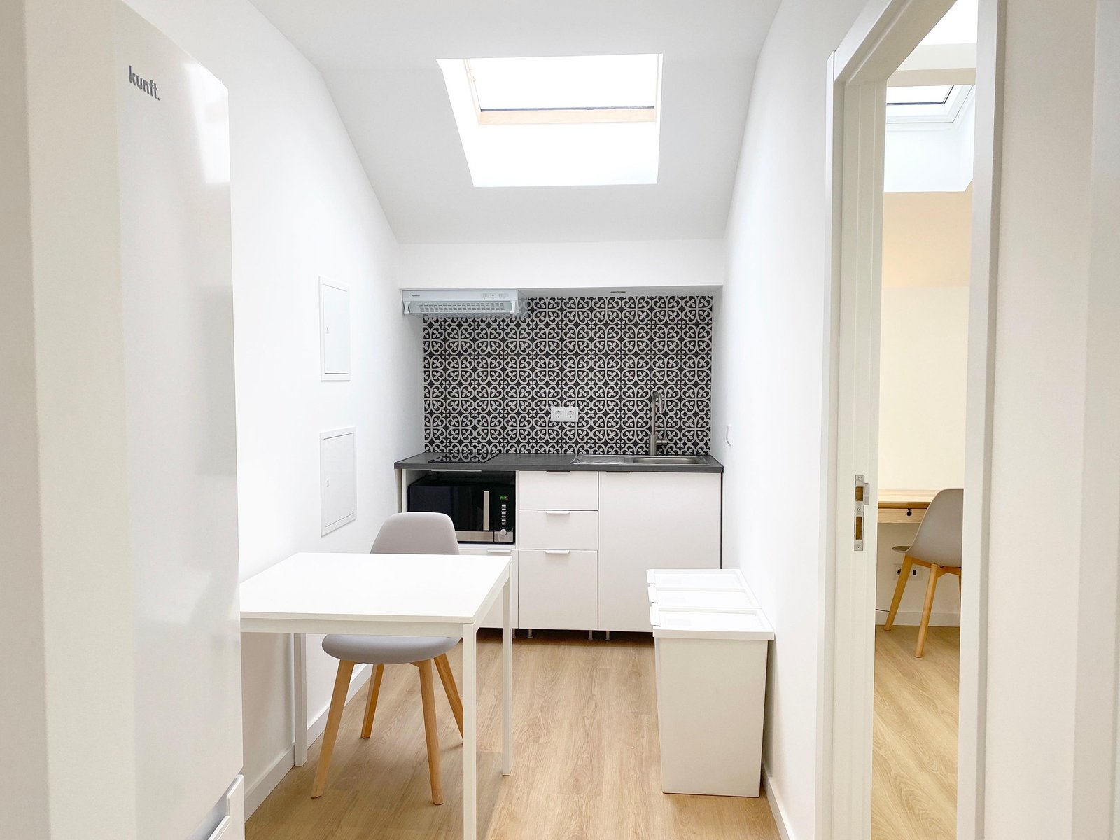 Spacious Private Double-Bed Room 1 in Arroios — photo 11