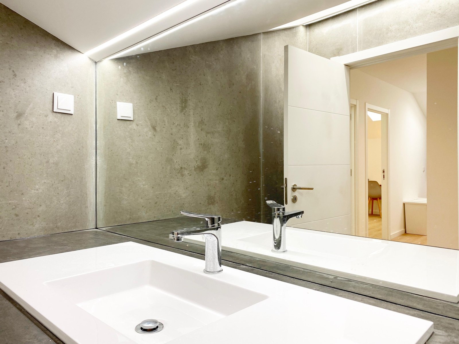 Spacious Private Double-Bed Room 1 in Arroios — photo 7
