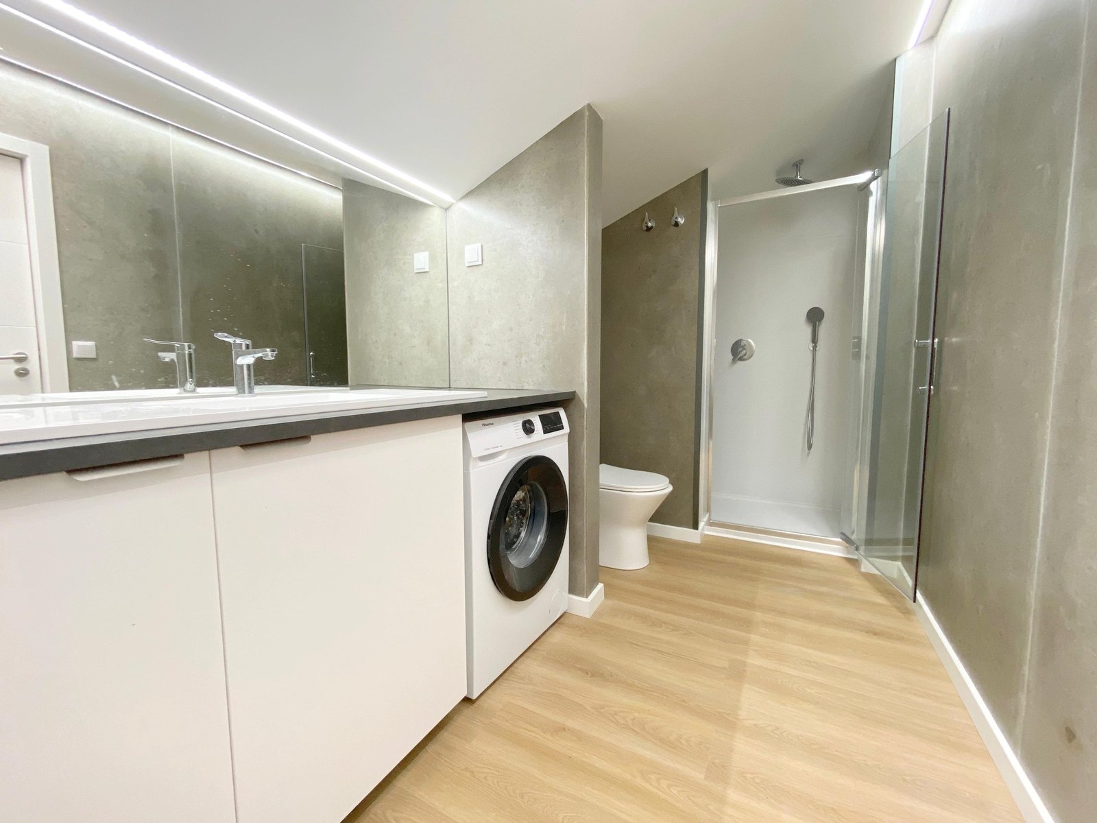 Spacious Private Double-Bed Room 1 in Arroios — photo 9