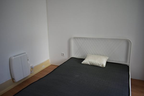 Inviting Double Room 6 with Desk & Natural Light — photo 67