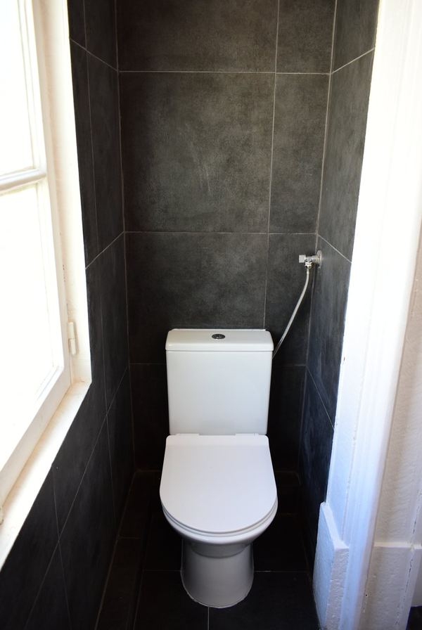 Inviting Double Room 6 with Desk & Natural Light — photo 24