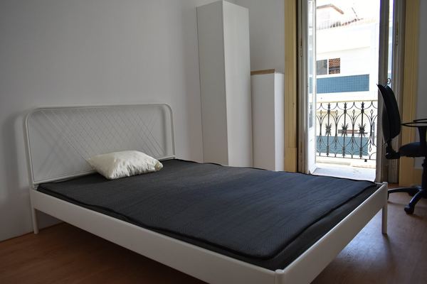 Inviting Double Room 6 with Desk & Natural Light — photo 68