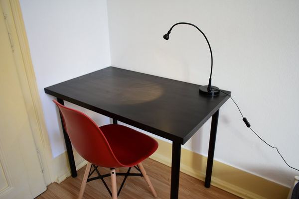 Inviting Double Room 6 with Desk & Natural Light — photo 35