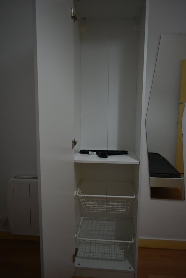 Inviting Double Room 6 with Desk & Natural Light — photo 42