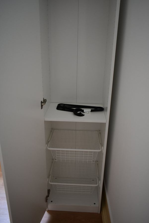 Inviting Double Room 6 with Desk & Natural Light — photo 6