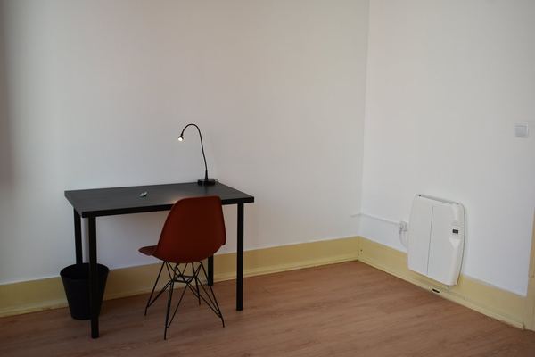 Inviting Double Room 6 with Desk & Natural Light — photo 60