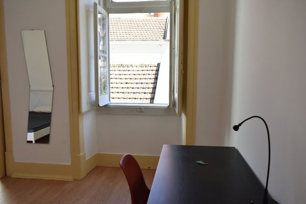 Inviting Double Room 6 with Desk & Natural Light — photo 64