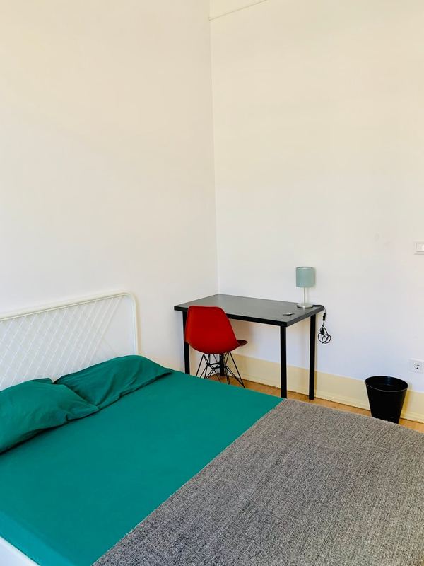 Inviting Double Room 6 with Desk & Natural Light — photo 75
