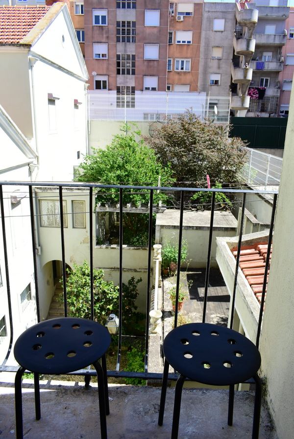 Inviting Double Room 6 with Desk & Natural Light — photo 7