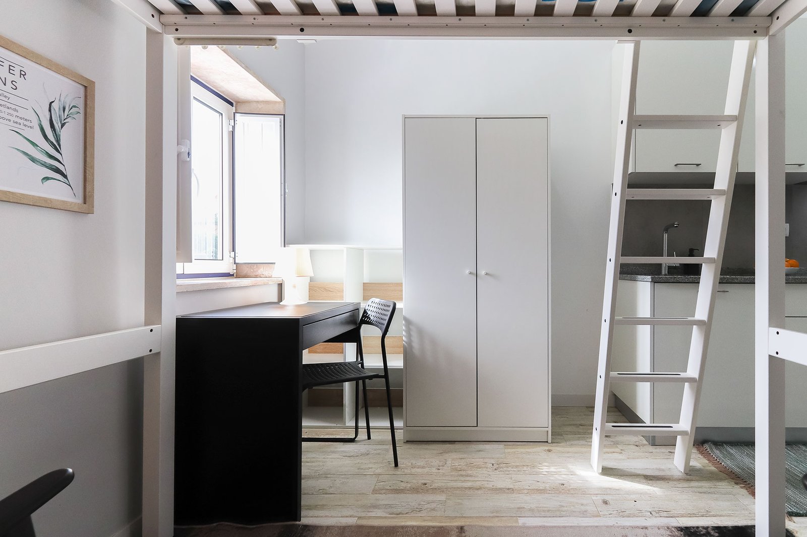 Studio Bedroom — photo 10