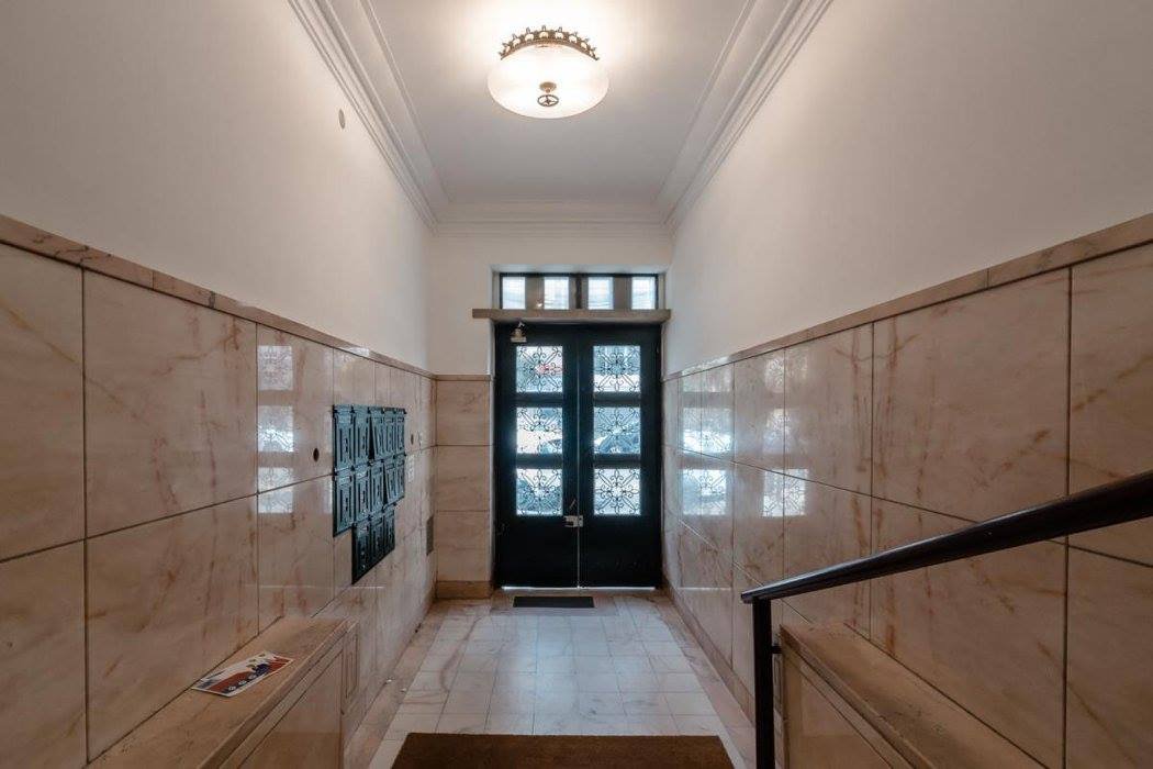 Inviting Double Room 4 with Natural Light — photo 14