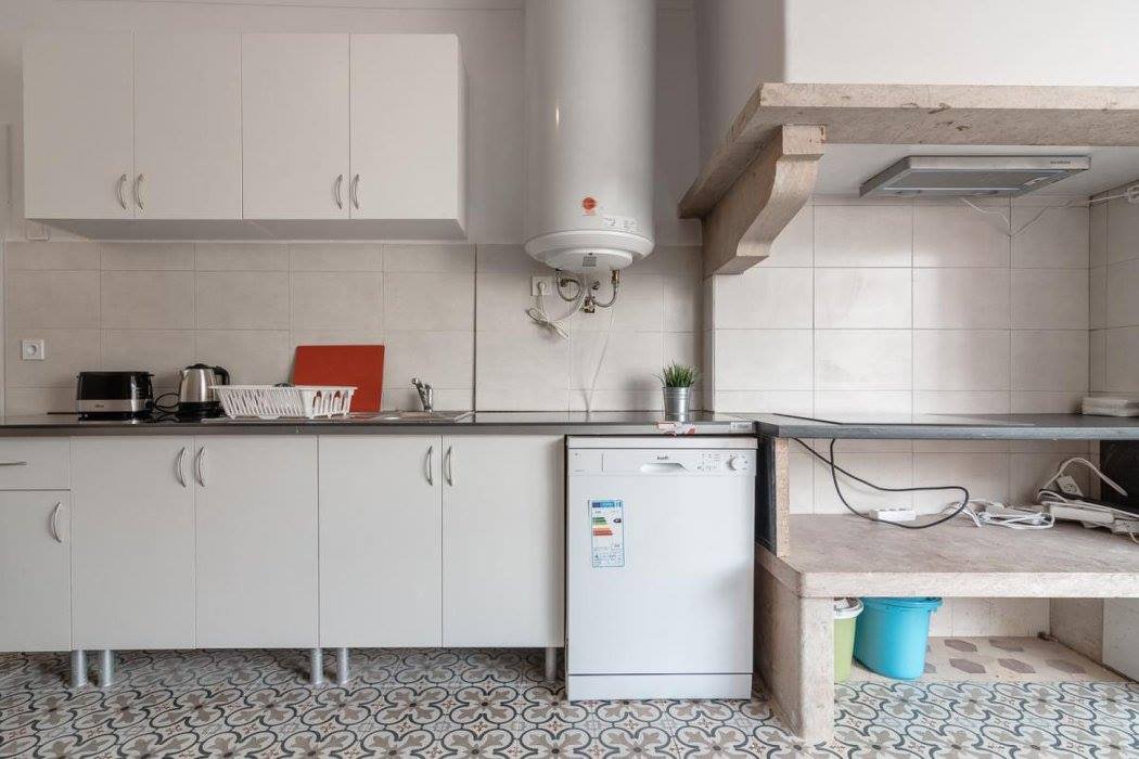 Inviting Double Room 4 with Natural Light — photo 19