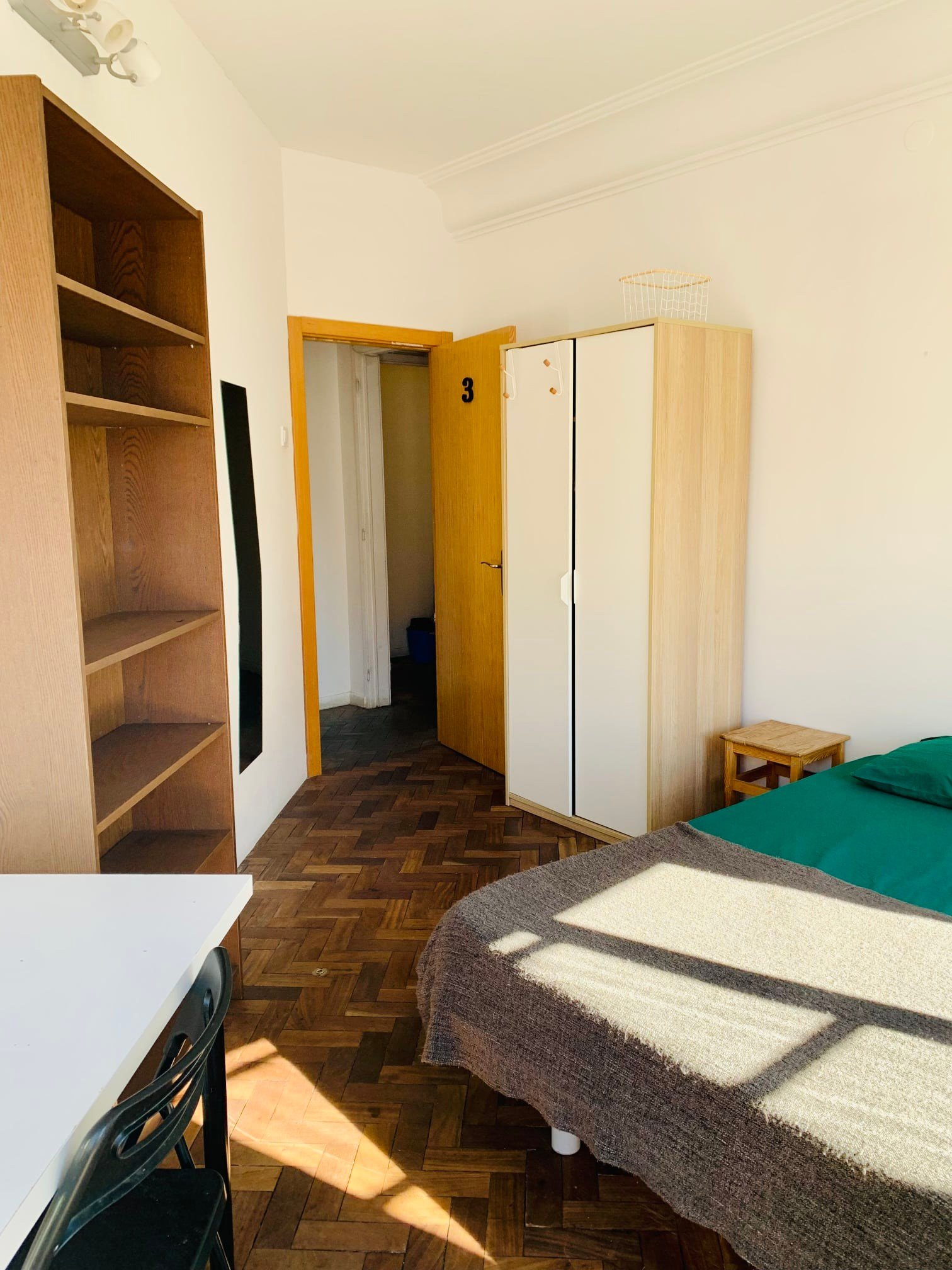 Inviting Double Room 4 with Natural Light — photo 42