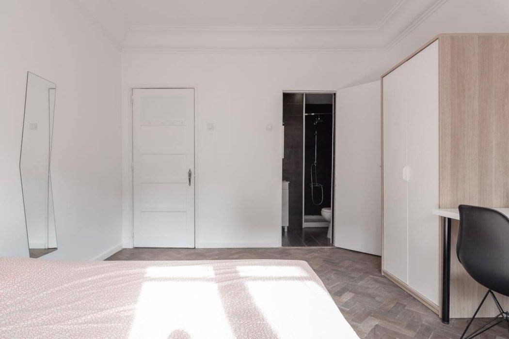 Inviting Double Room 4 with Natural Light — photo 26