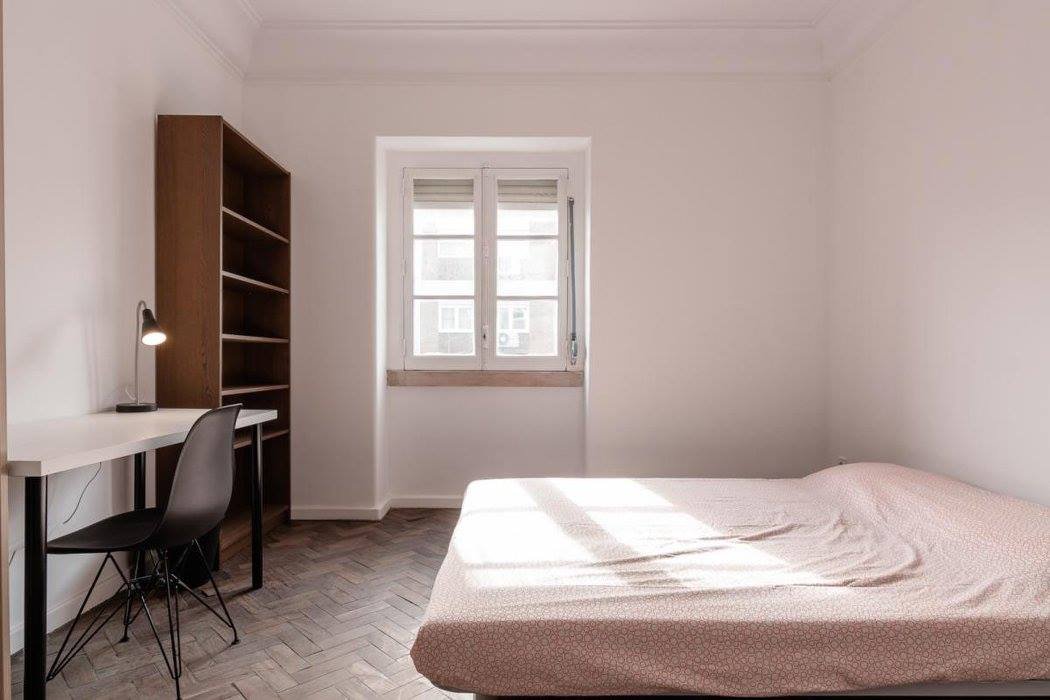 Inviting Double Room 4 with Natural Light — photo 27