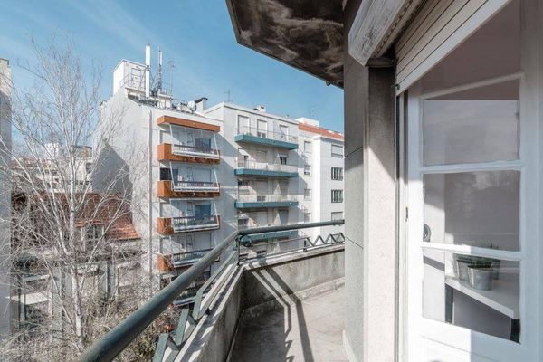 Inviting Double Room 3 with Natural Light & City View — photo 4