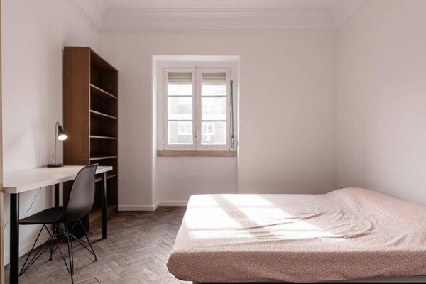 Inviting Double Room 3 with Natural Light & City View — photo 29