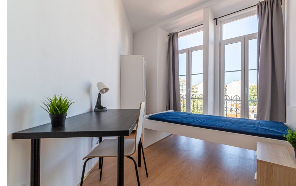 Bright Single Room 6 with Large Window & Desk — Flat Y, São Domingos de Benfica
