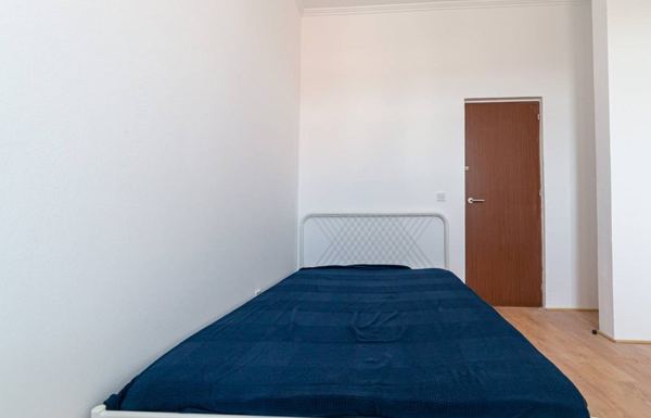 Cozy Single Room 7 with Desk & Balcony Access — photo 30