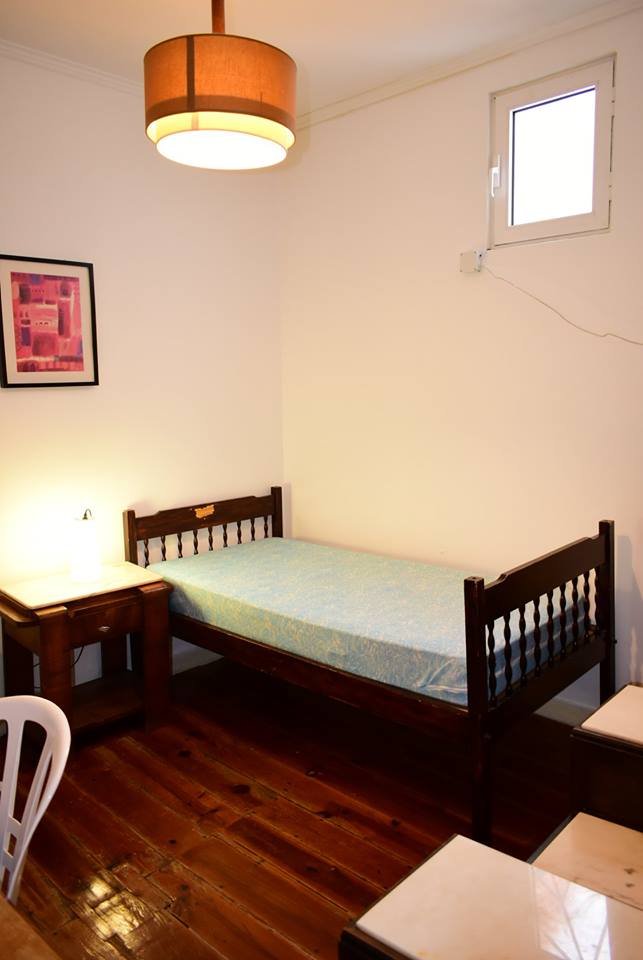 Light-Filled Double Room 1 with Desk & Natural Light — photo 22