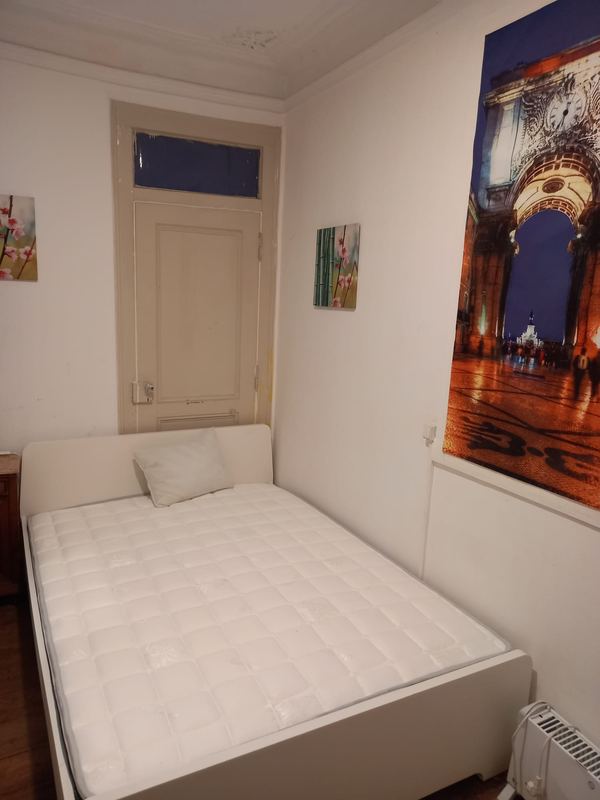Bright Natural Light-filled Single Room 1 with Balcony View of the City — photo 37