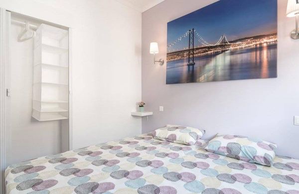 Single-Bed Room 2 Apartment in Lisbon — photo 17